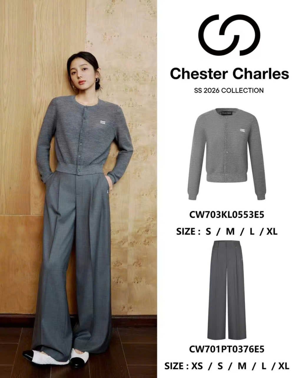  Áo Cardigan Xám Cổ Tròn Logo Ngực Trái 