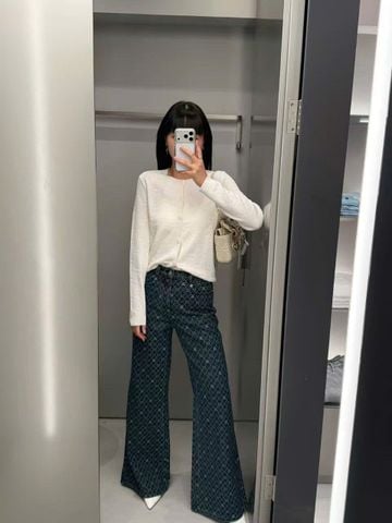  Áo Cardigan Trắng Hoạ Tiết Monogram CC 