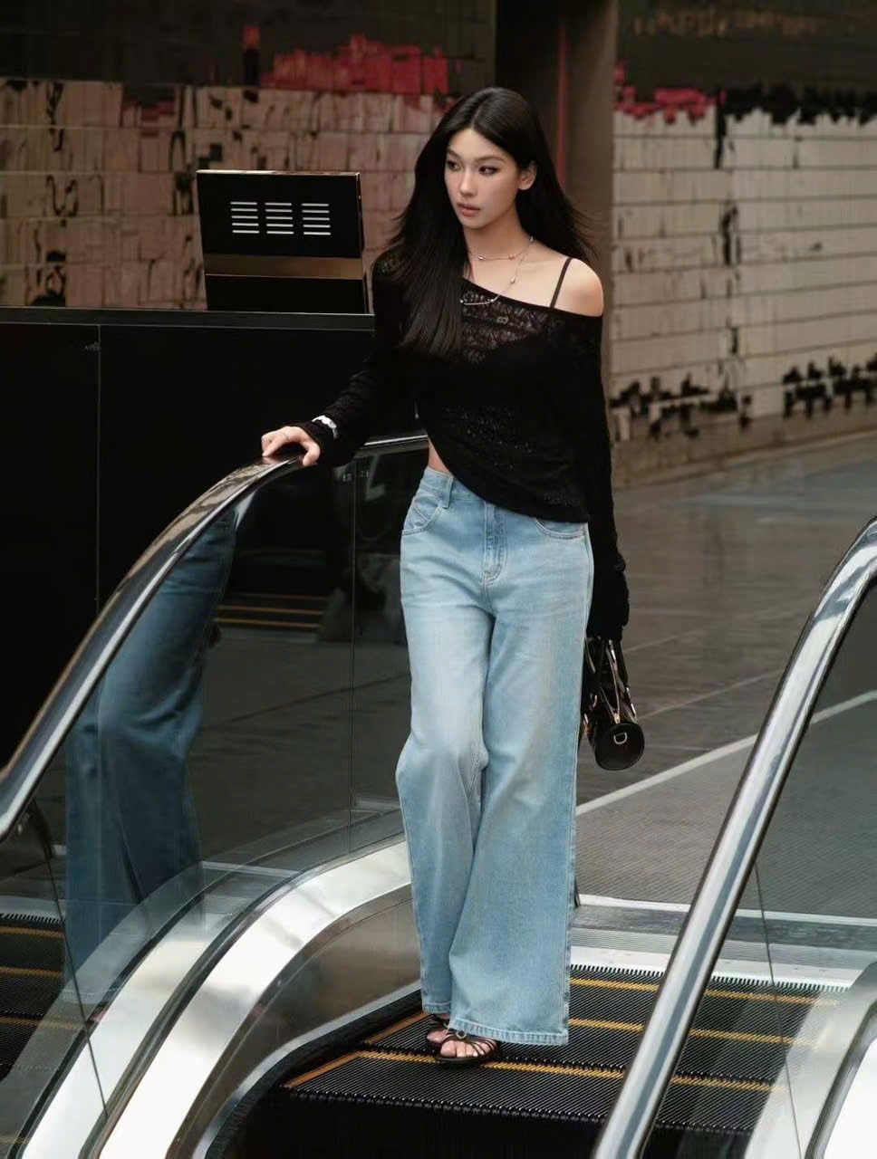  Áo Len Đen Dệt Lưới Xuyên Thấu 