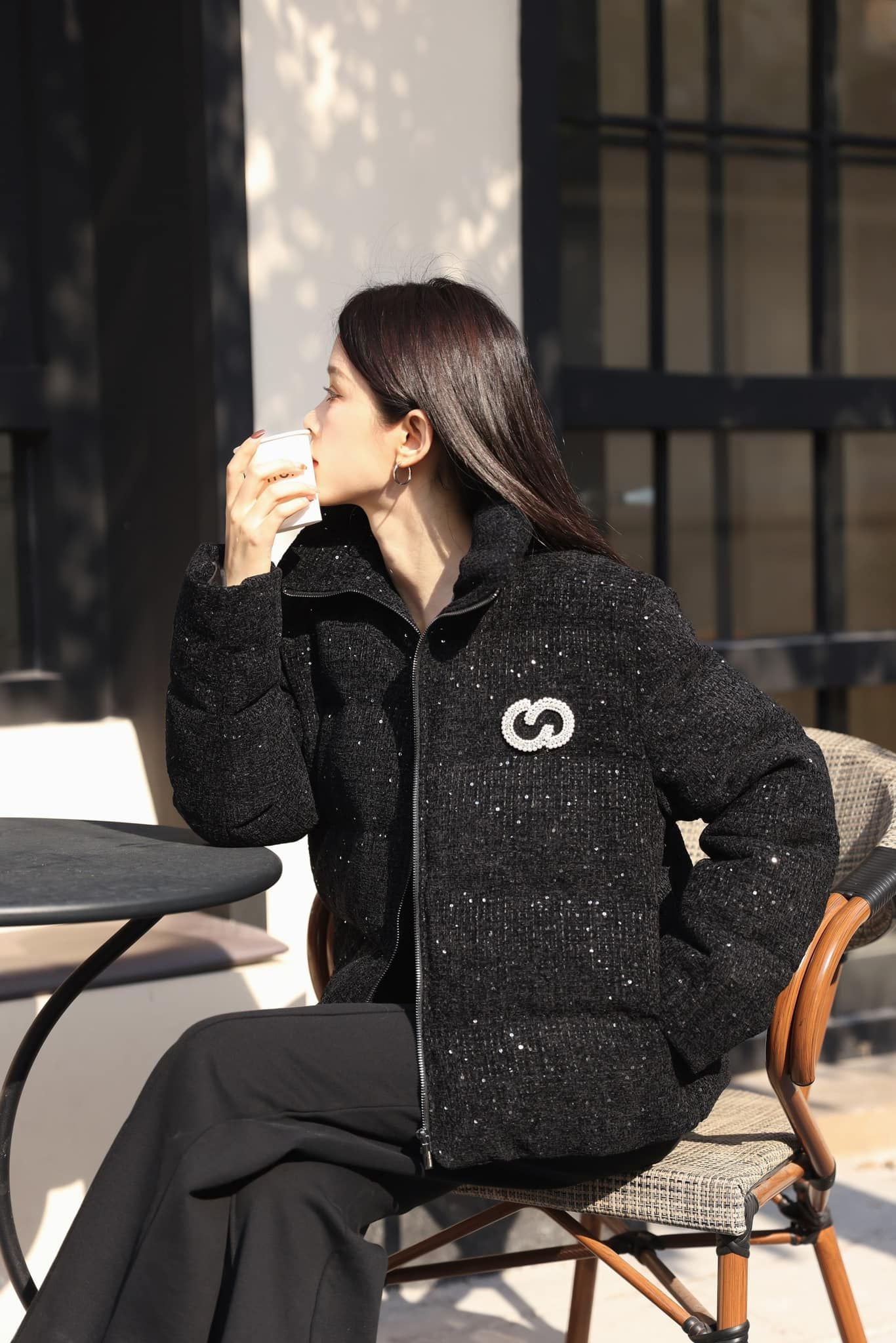  Áo phao đen blink,logo đính ngọc 