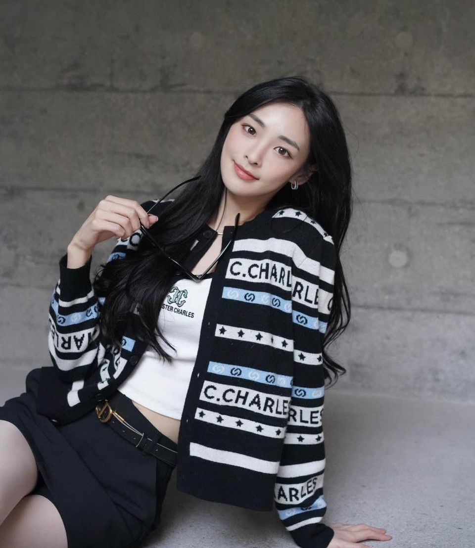  CDG thổ cẩm chữ C.Charles 