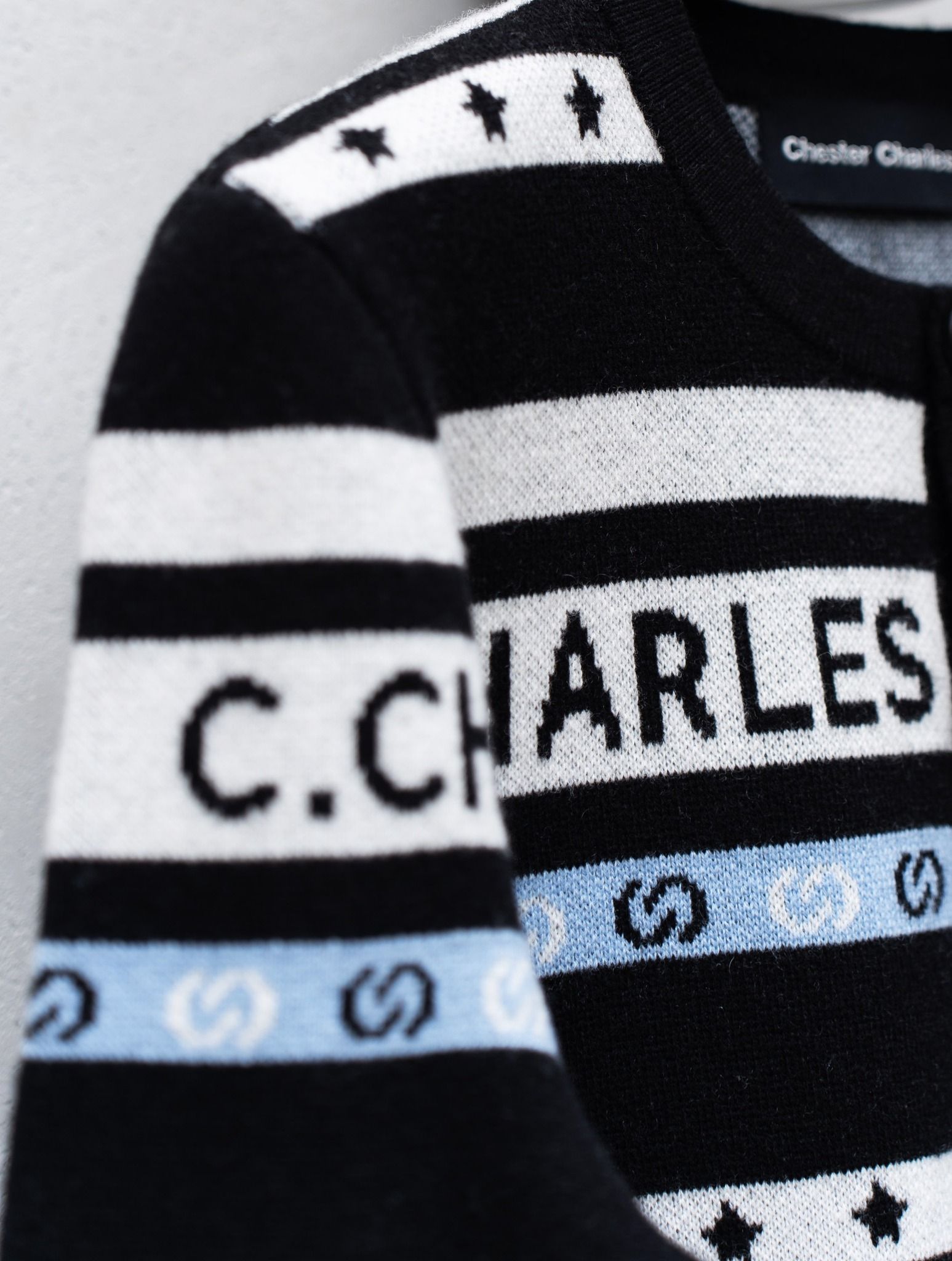  CDG thổ cẩm chữ C.Charles 