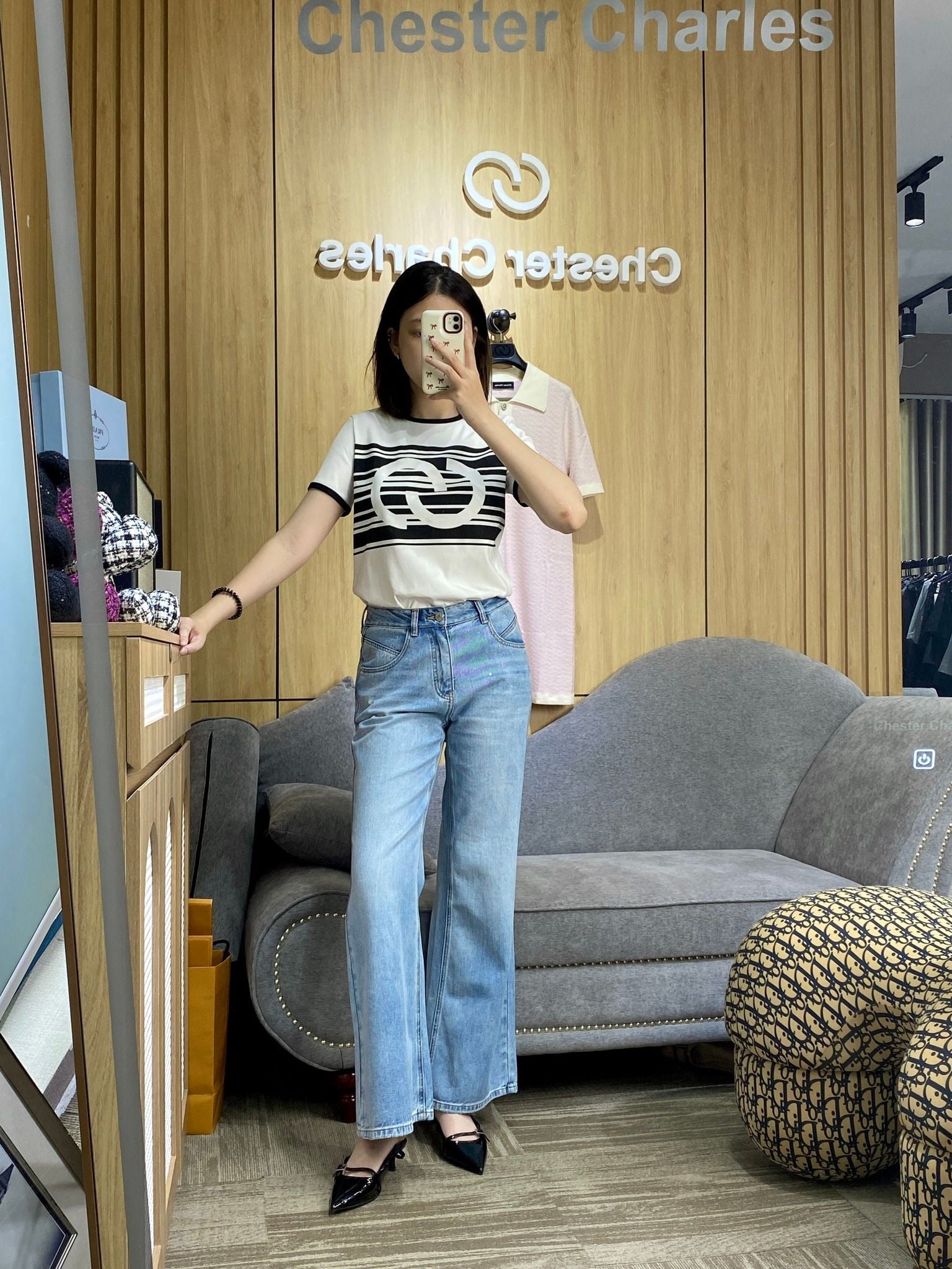  Jean xanh nhạt đính đá vẩy 