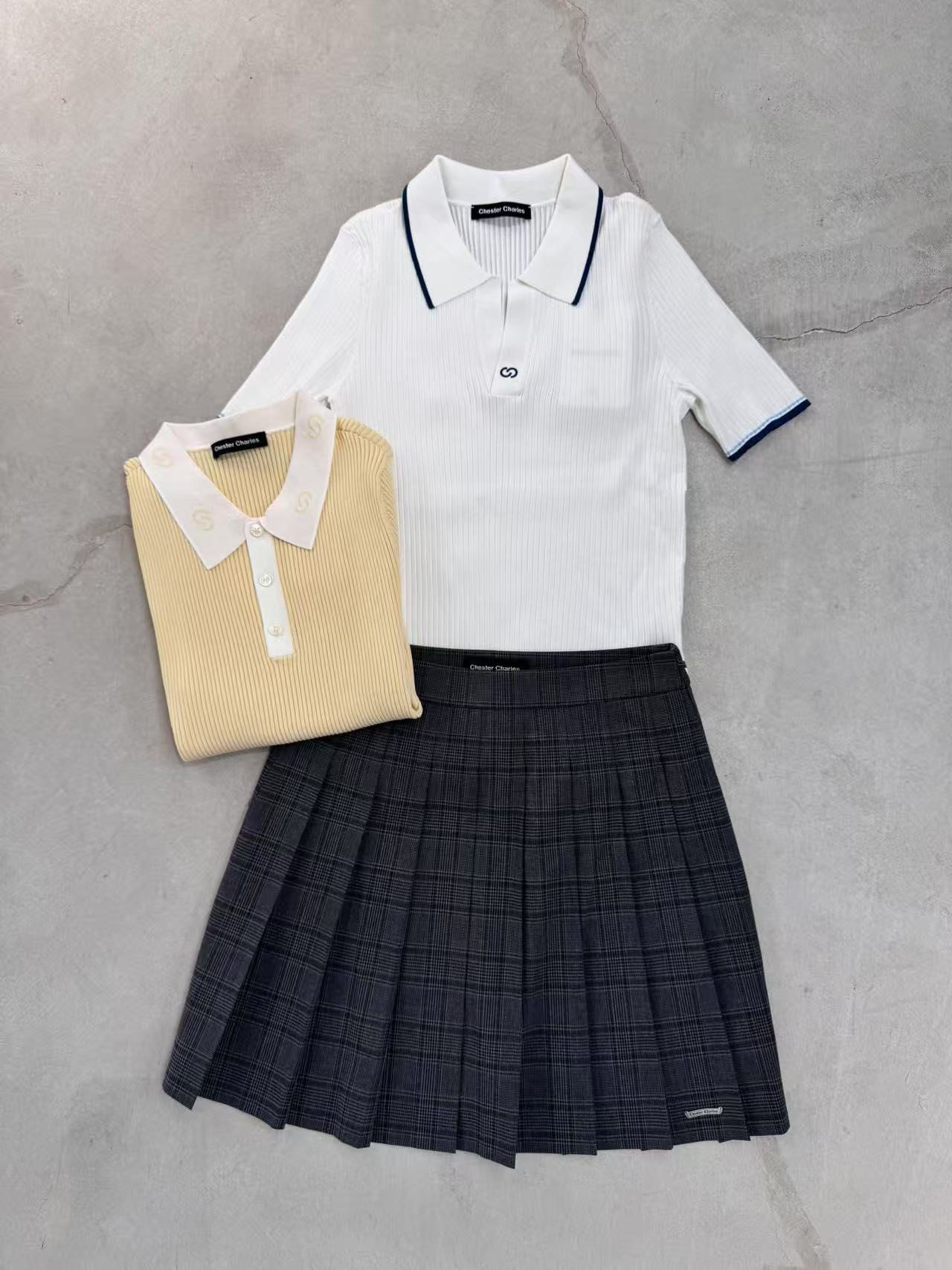  Áo polo trắng -viền xanh Navy cổ V 