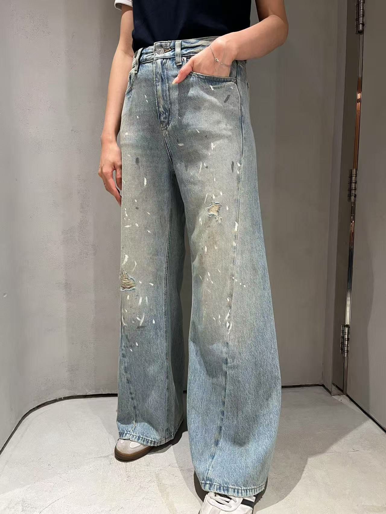  8.Quần Jean ly chéo , vẩy sơn 