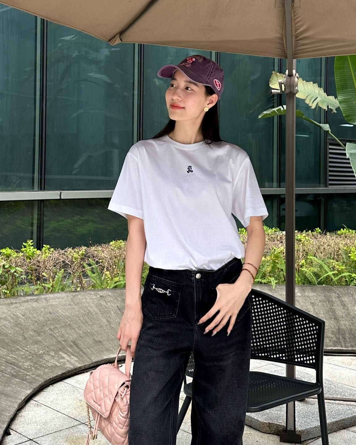  Áo phông trắng gấu đen Logo C.Charles 