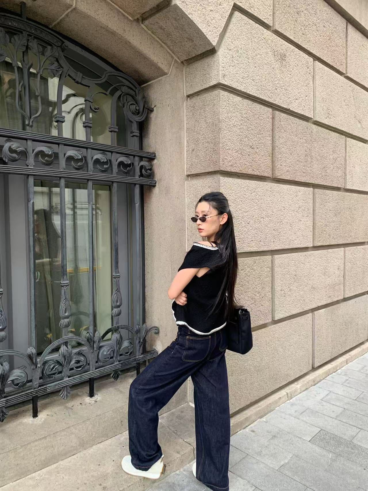  Áo ghile đen 2 túi viền trắng 