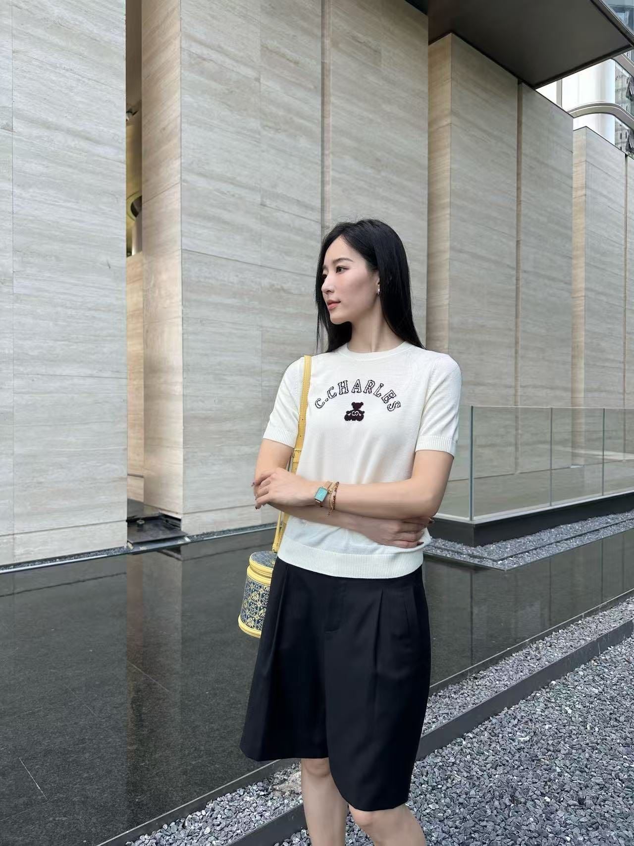  4.Quần sooc vải ngố đen lưng cao 