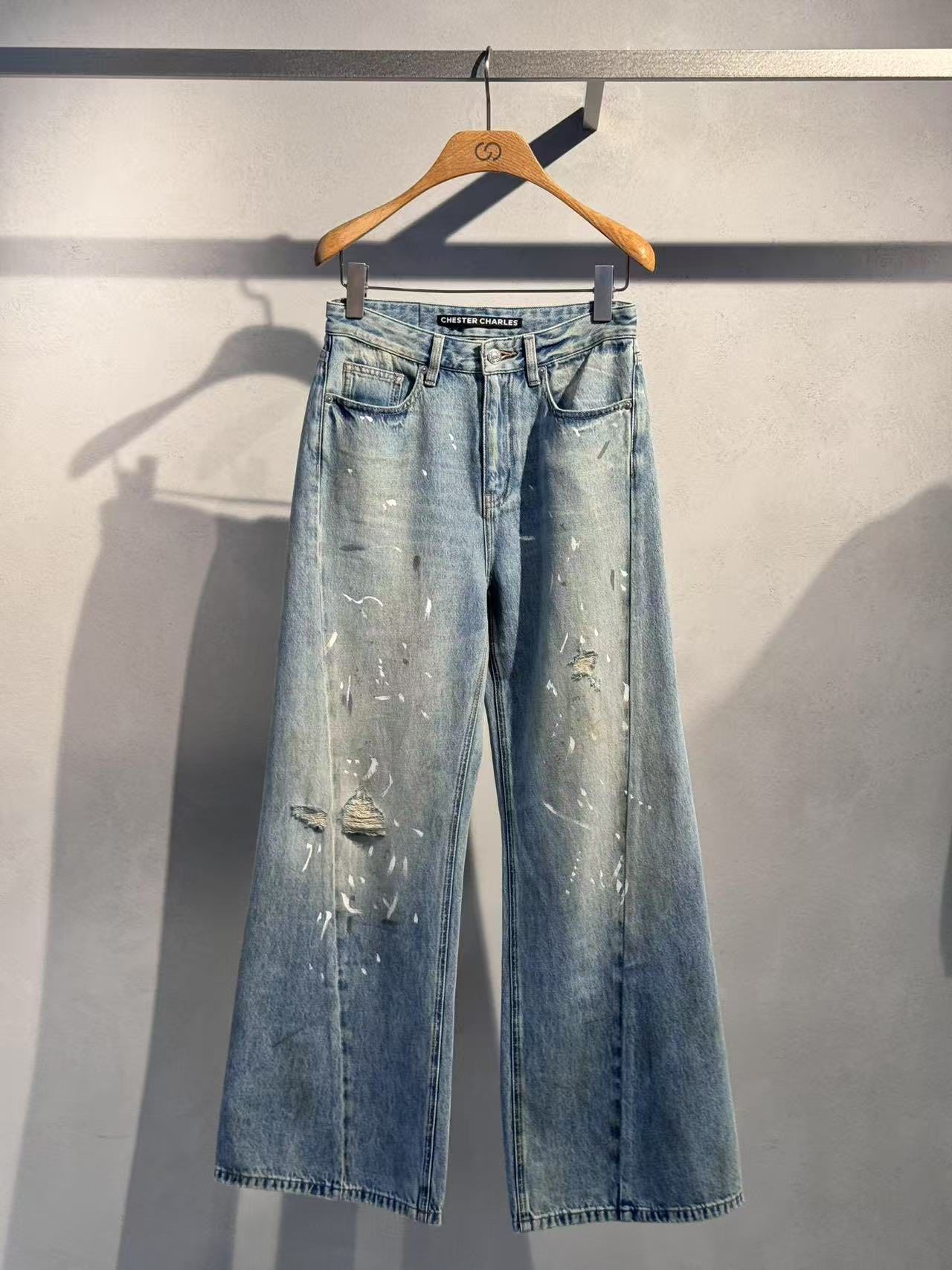  8.Quần Jean ly chéo , vẩy sơn 