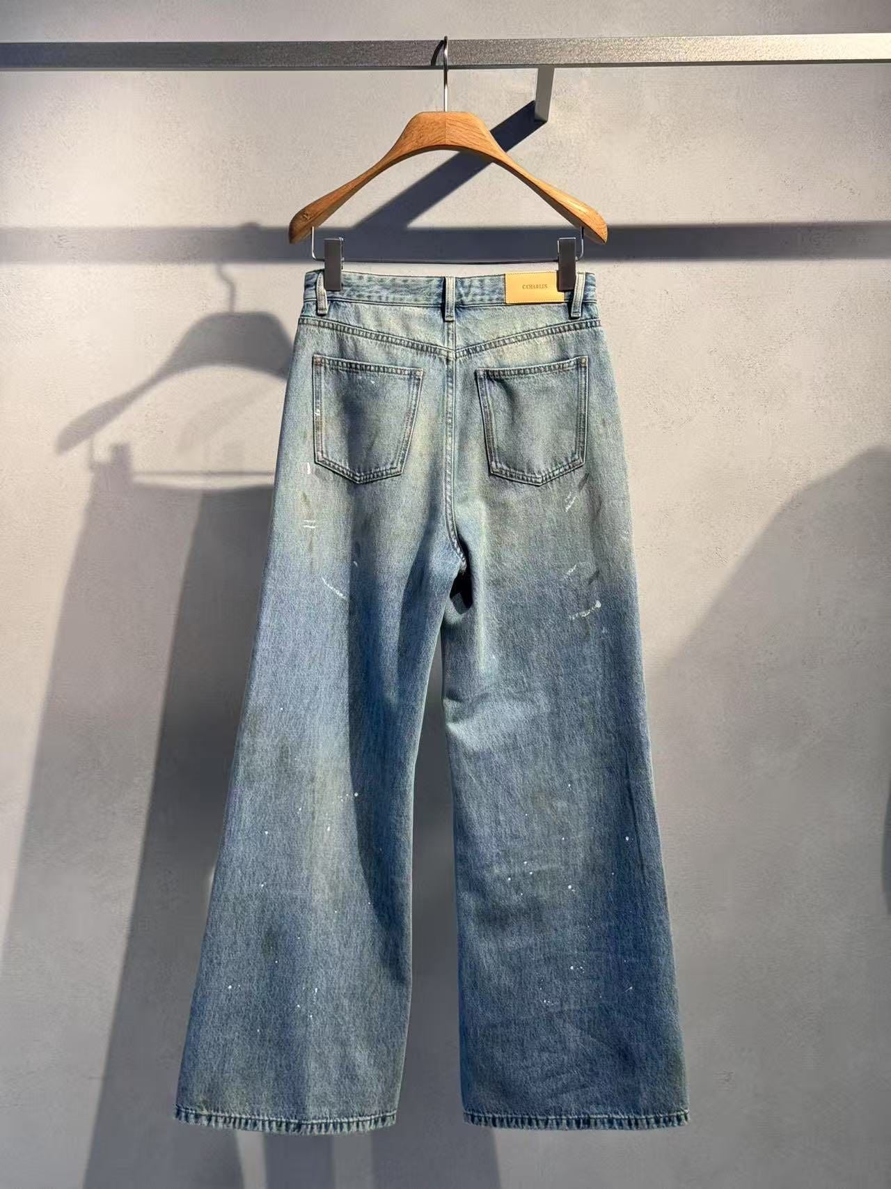  8.Quần Jean ly chéo , vẩy sơn 