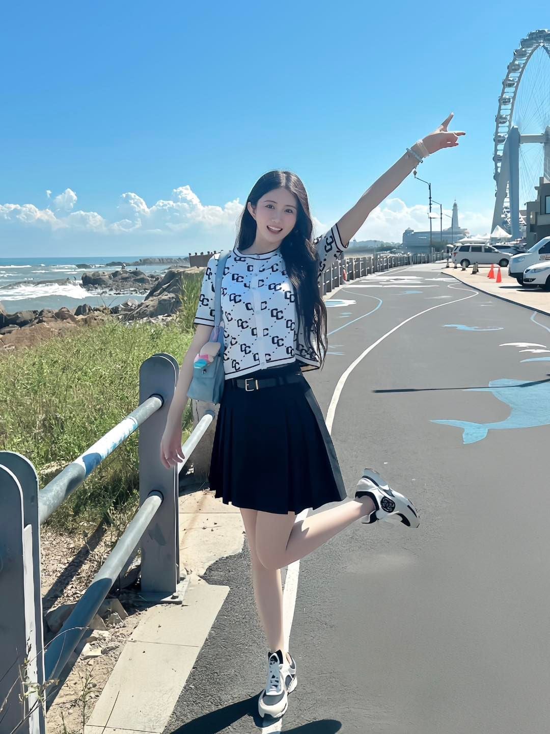  Áo CDG trắng ngắn tay full logo CC 