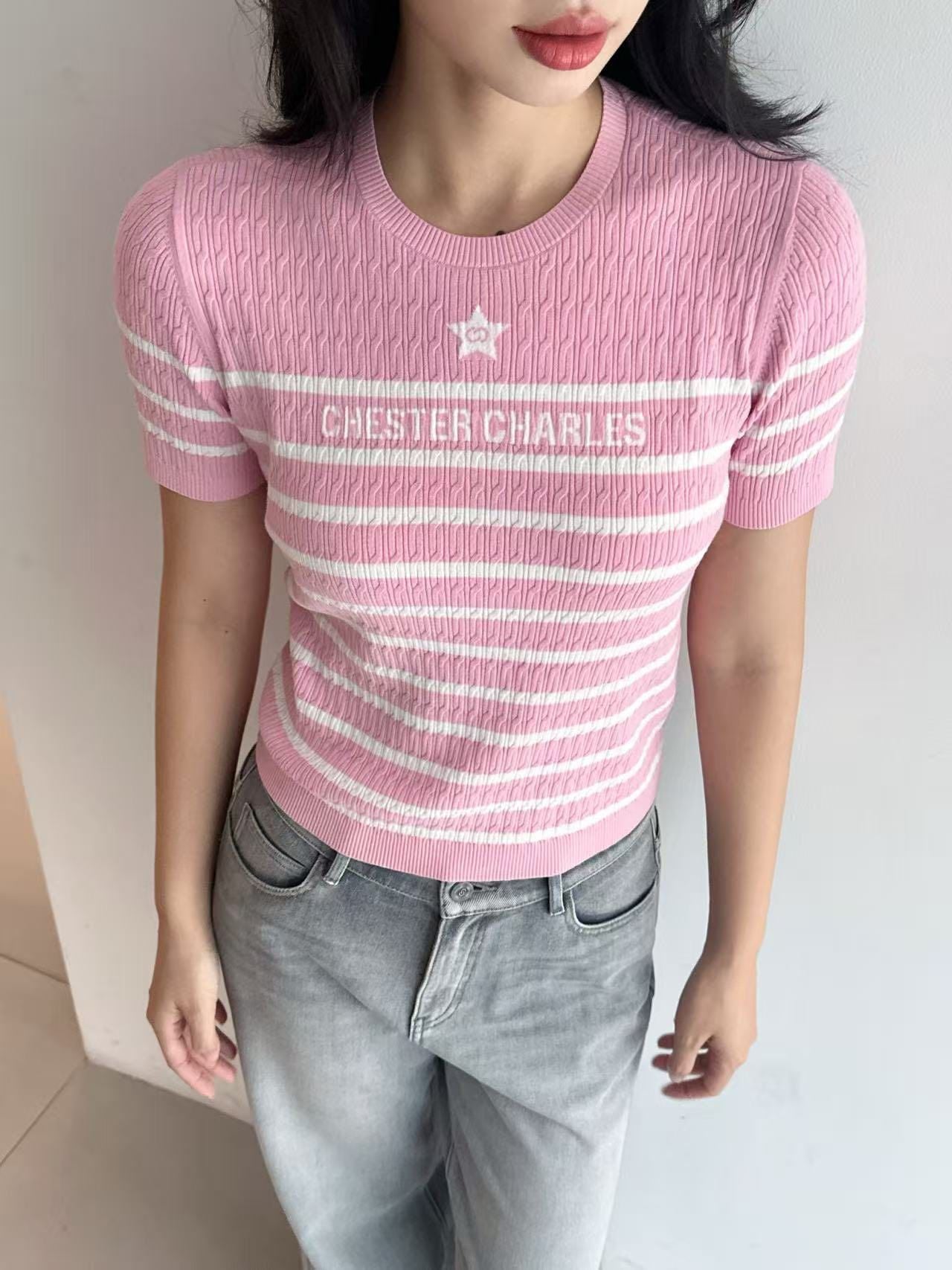  Áo hồng kẻ ngang trắng - ngôi sao giữa 