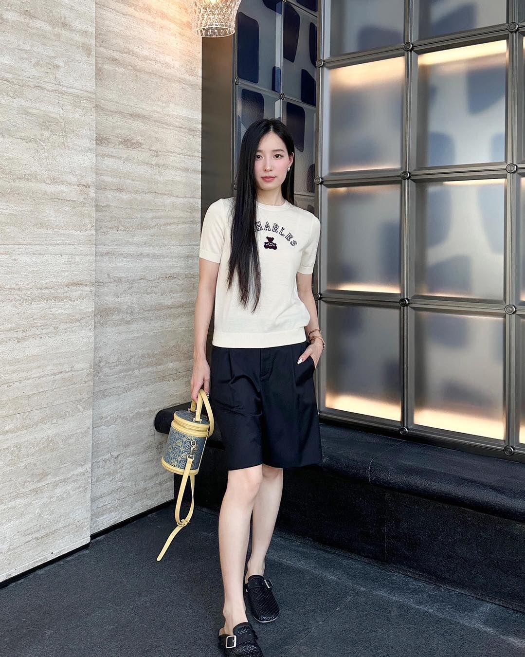  Áo C.Charles gấu đen - bo gấu 