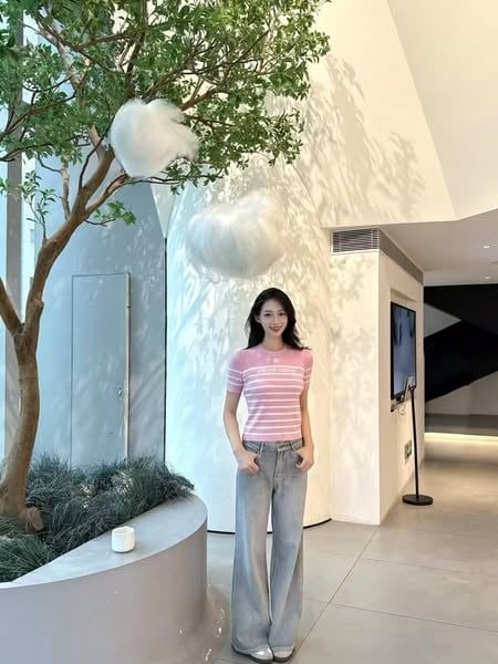  Áo hồng kẻ ngang trắng - ngôi sao giữa 