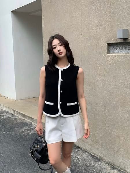  Áo ghile đen - viền trắng, cúc ngọc 