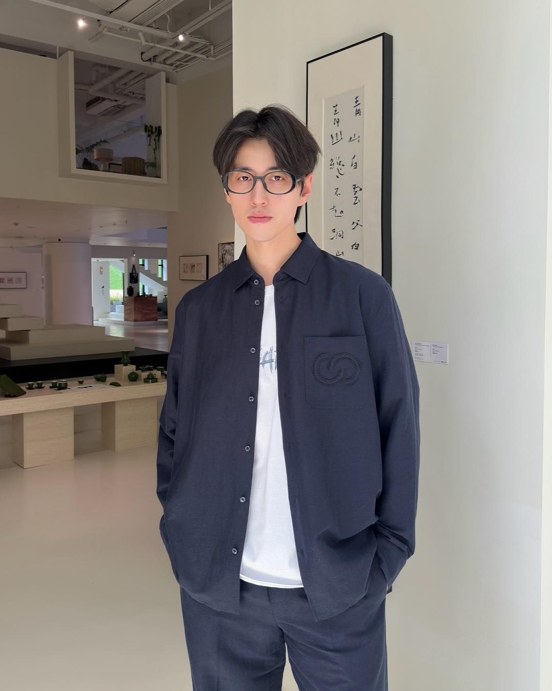  Bộ Áo sơ mi và quần dài xanh tím Nam- logo 1 bên set 