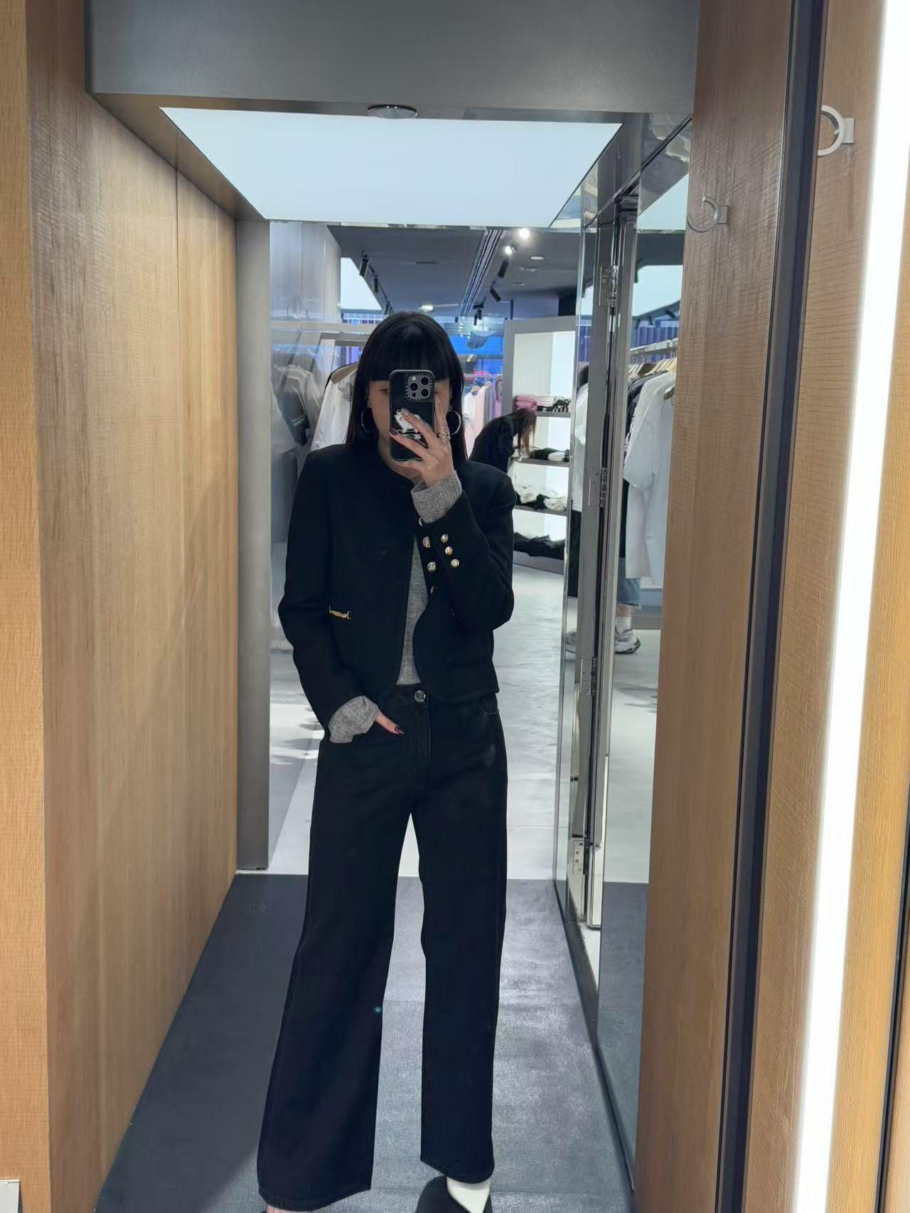  Quần jean đen hoa trà 