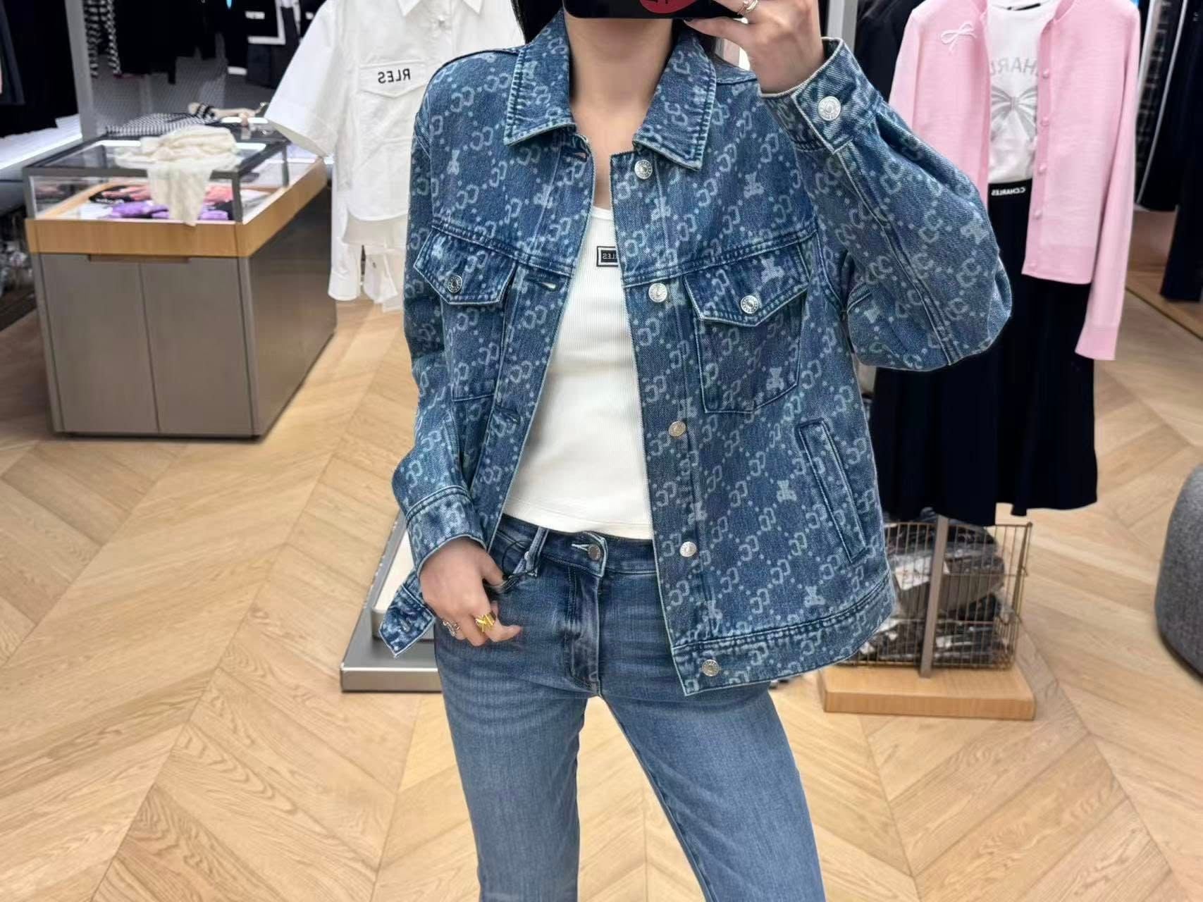  1.Áo khoác denim xanh nhiều túi full logo 