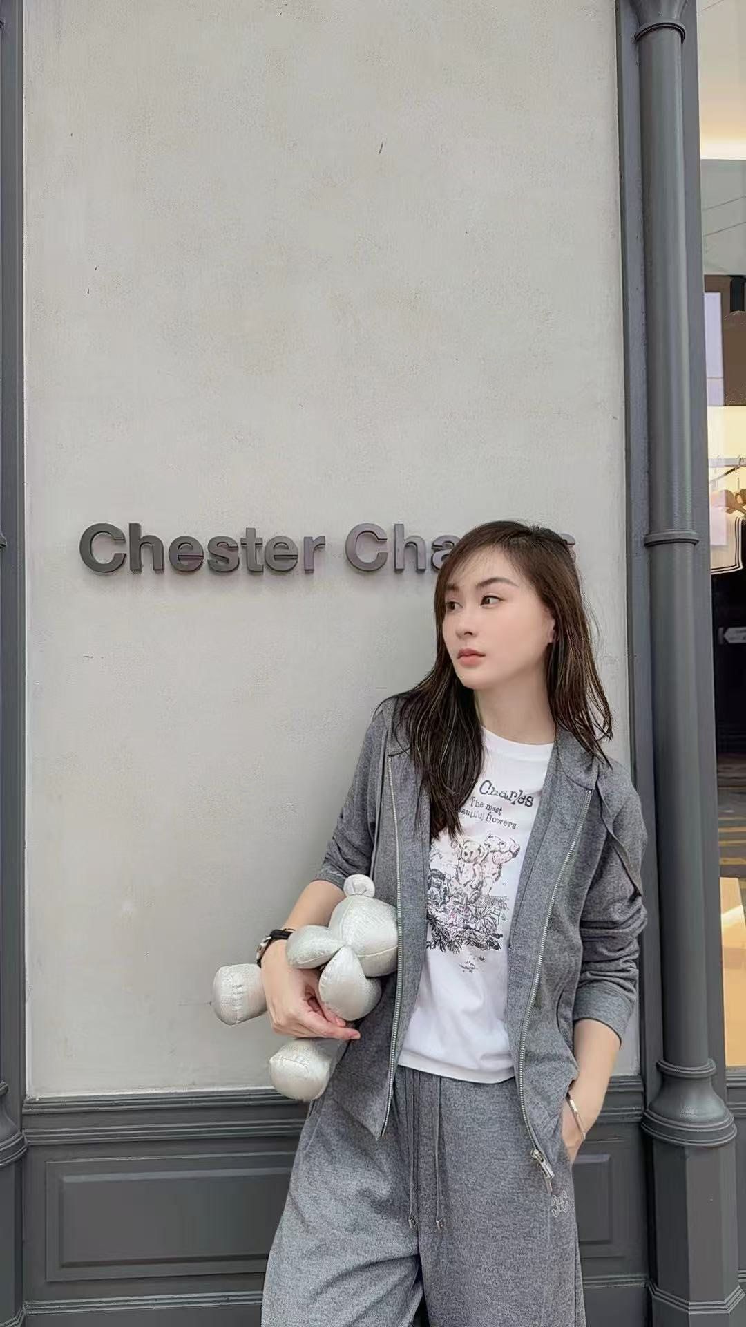  Áo khoác len xám có mũ , logo CC lồng 1 bên (SET) 