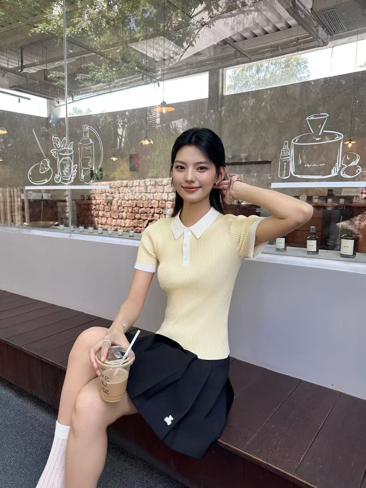  Áo Polo vàng - cổ trắng 