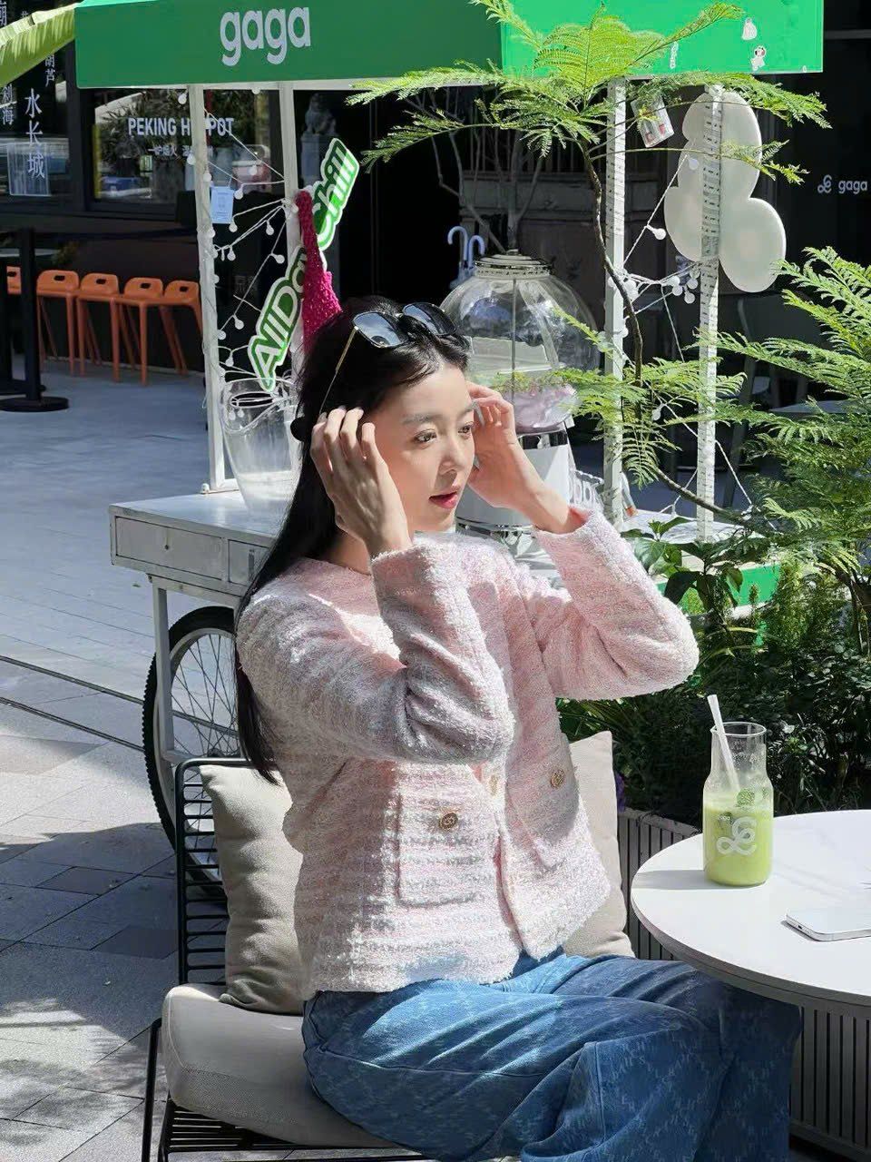  Áo Twed Hồng - Nút đồng 