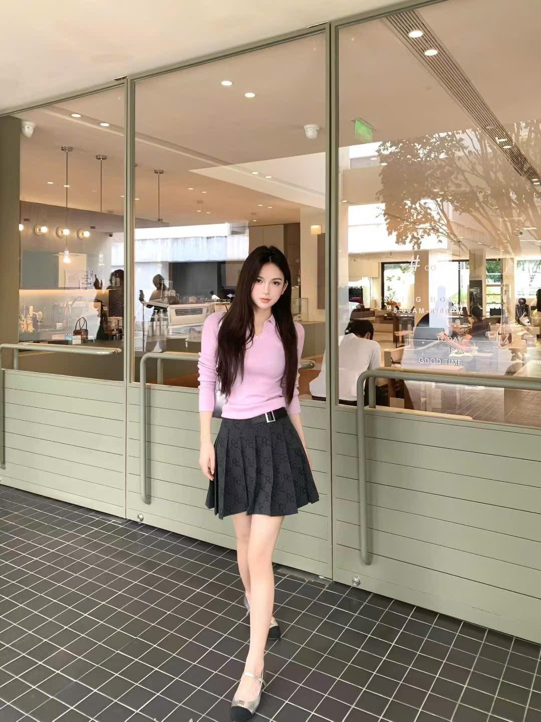  Áo dài tay hồng tím cổ V, logo nhỏ 