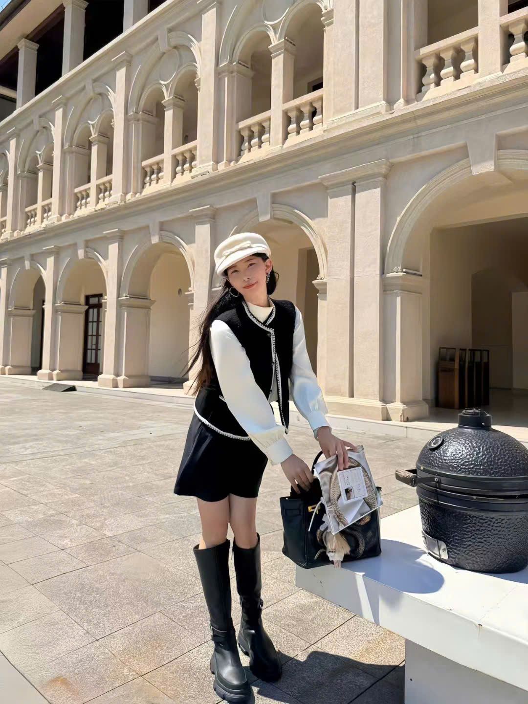  Áo ghile đen 2 túi viền trắng 