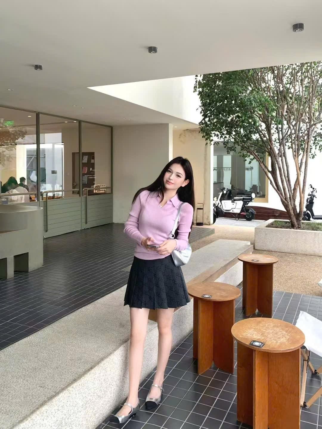  Chân váy ngắn kèm belt họa tiết thoi CC 