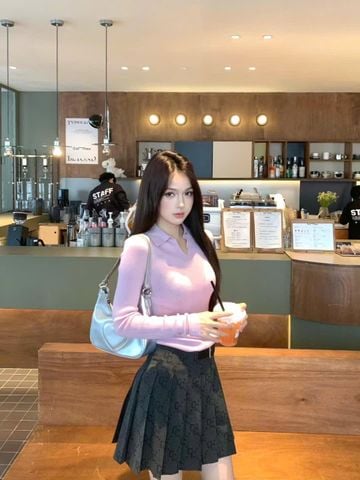  Áo dài tay hồng tím cổ V, logo nhỏ 