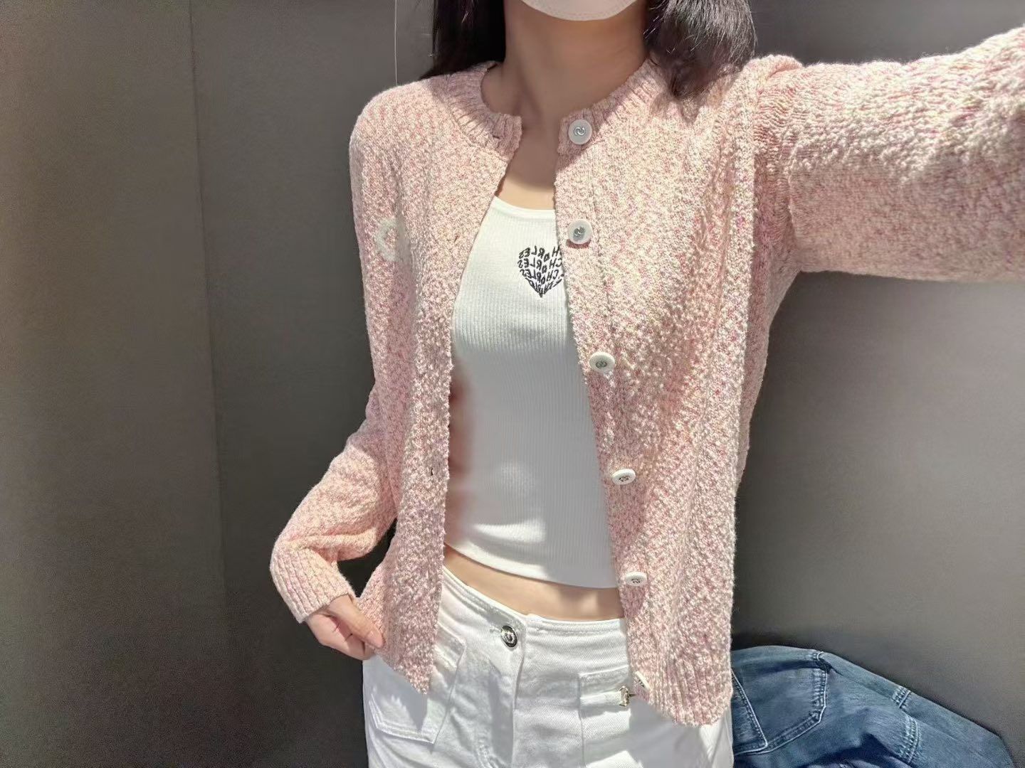  Áo CDG hồng Coral , cúc trắng logo 