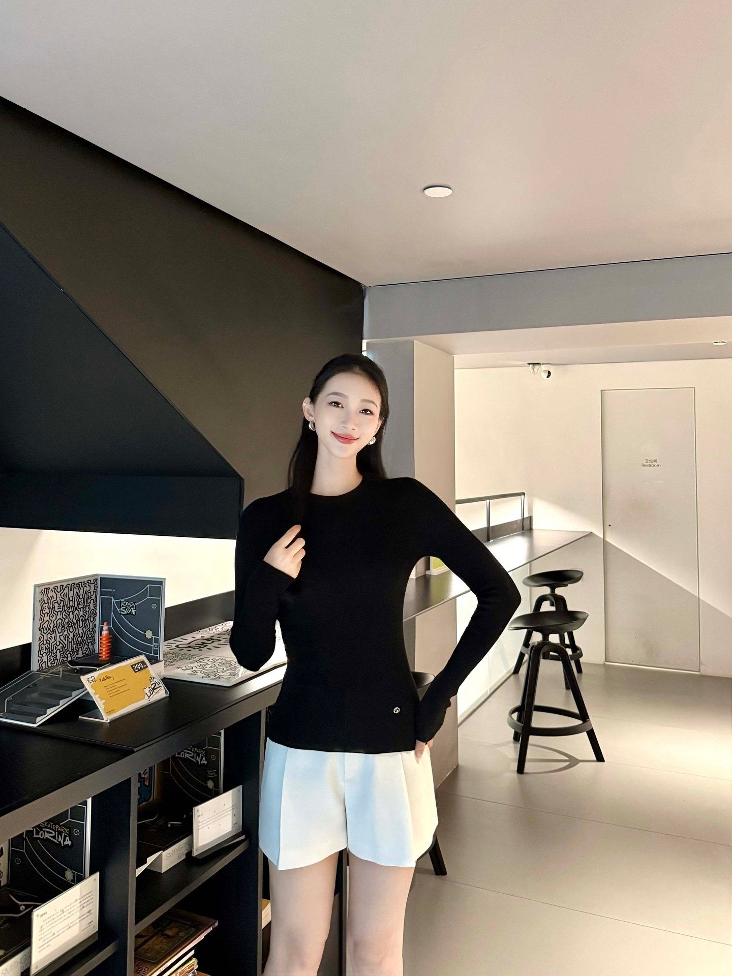  WOOL áo len màu đen dài tay 