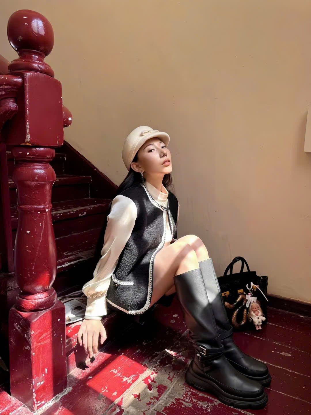  Áo ghile đen 2 túi viền trắng 