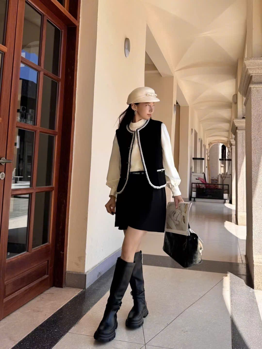  Áo ghile đen 2 túi viền trắng 