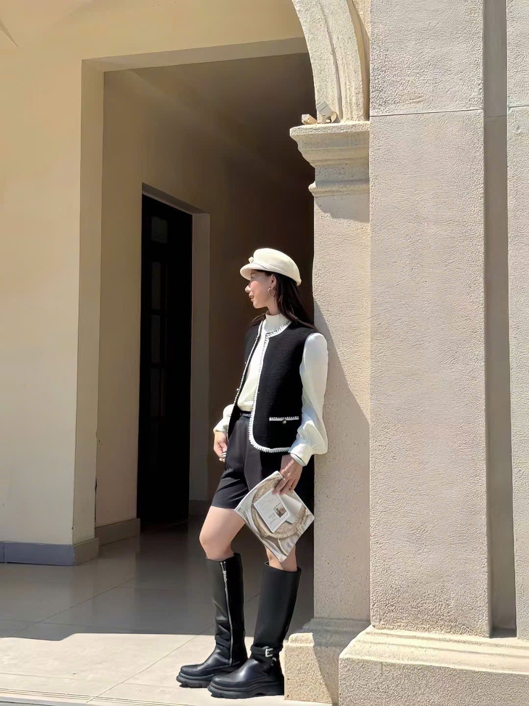  Áo ghile đen 2 túi viền trắng 