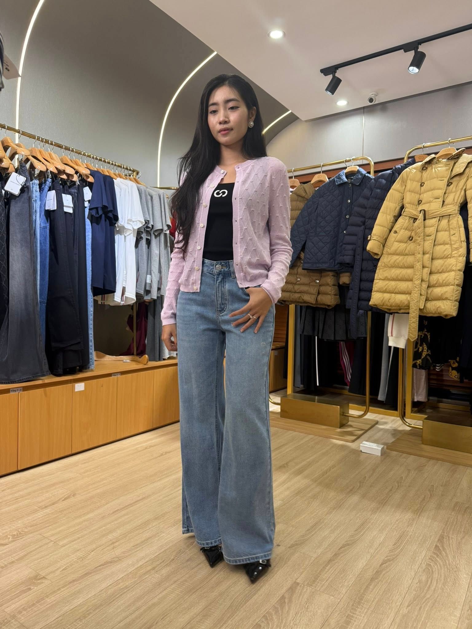  Jean xanh nhạt đính đá vẩy 