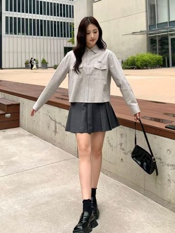  Áo sơ mi kẻ, màu be sáng 2 túi trước 