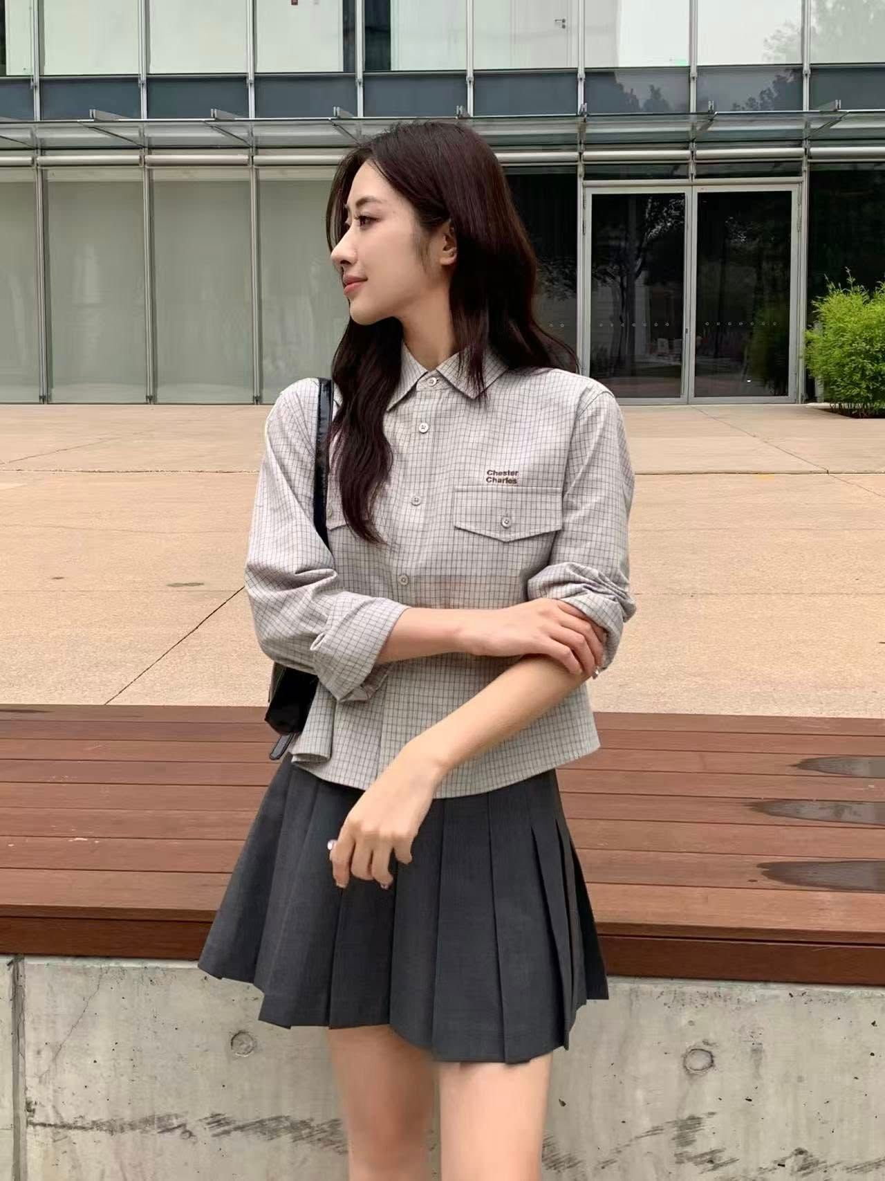  Áo sơ mi kẻ, màu be sáng 2 túi trước 