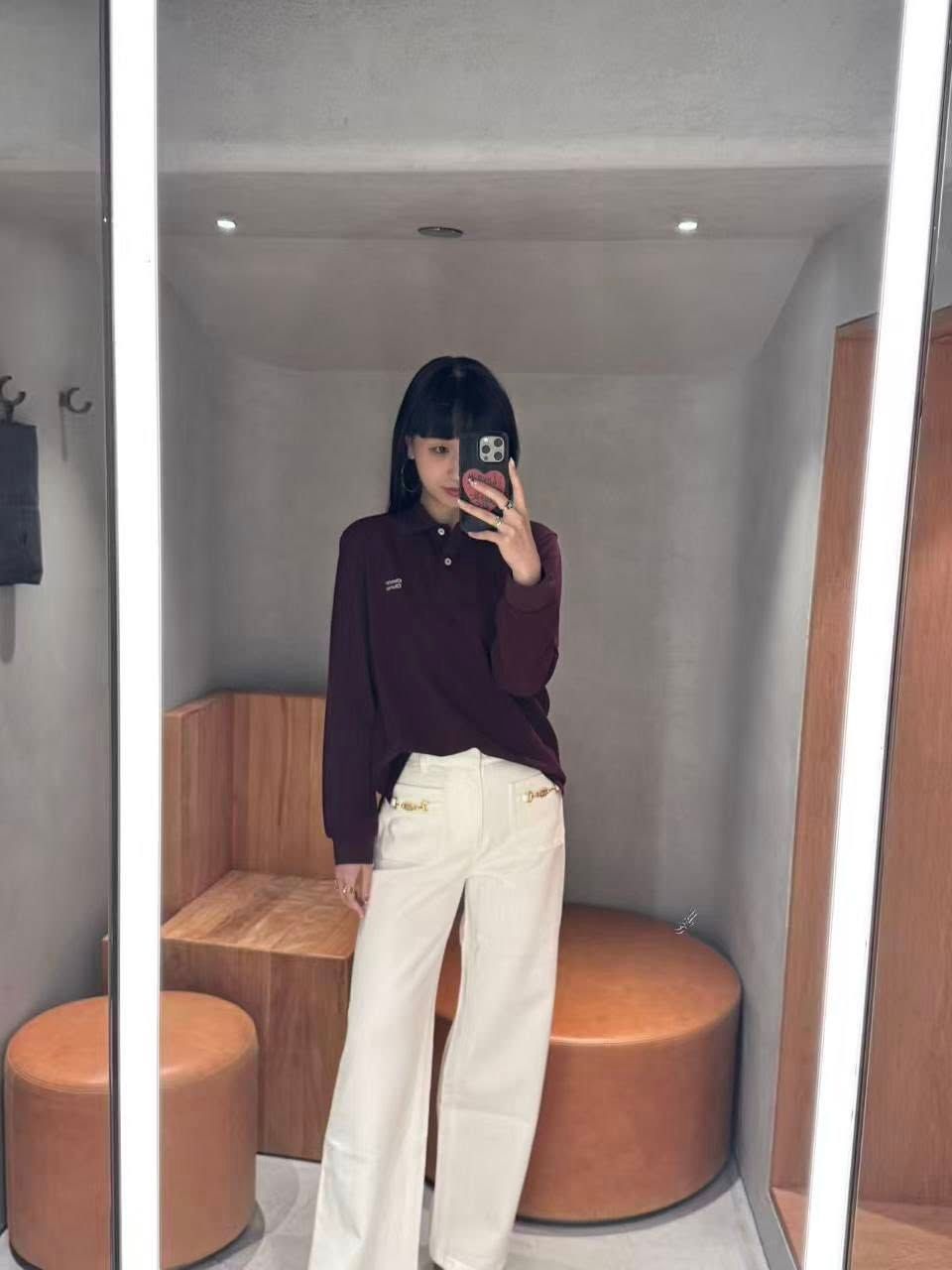  Áo polo đỏ dài tay, chữ nhỏ 1 bên ngực 