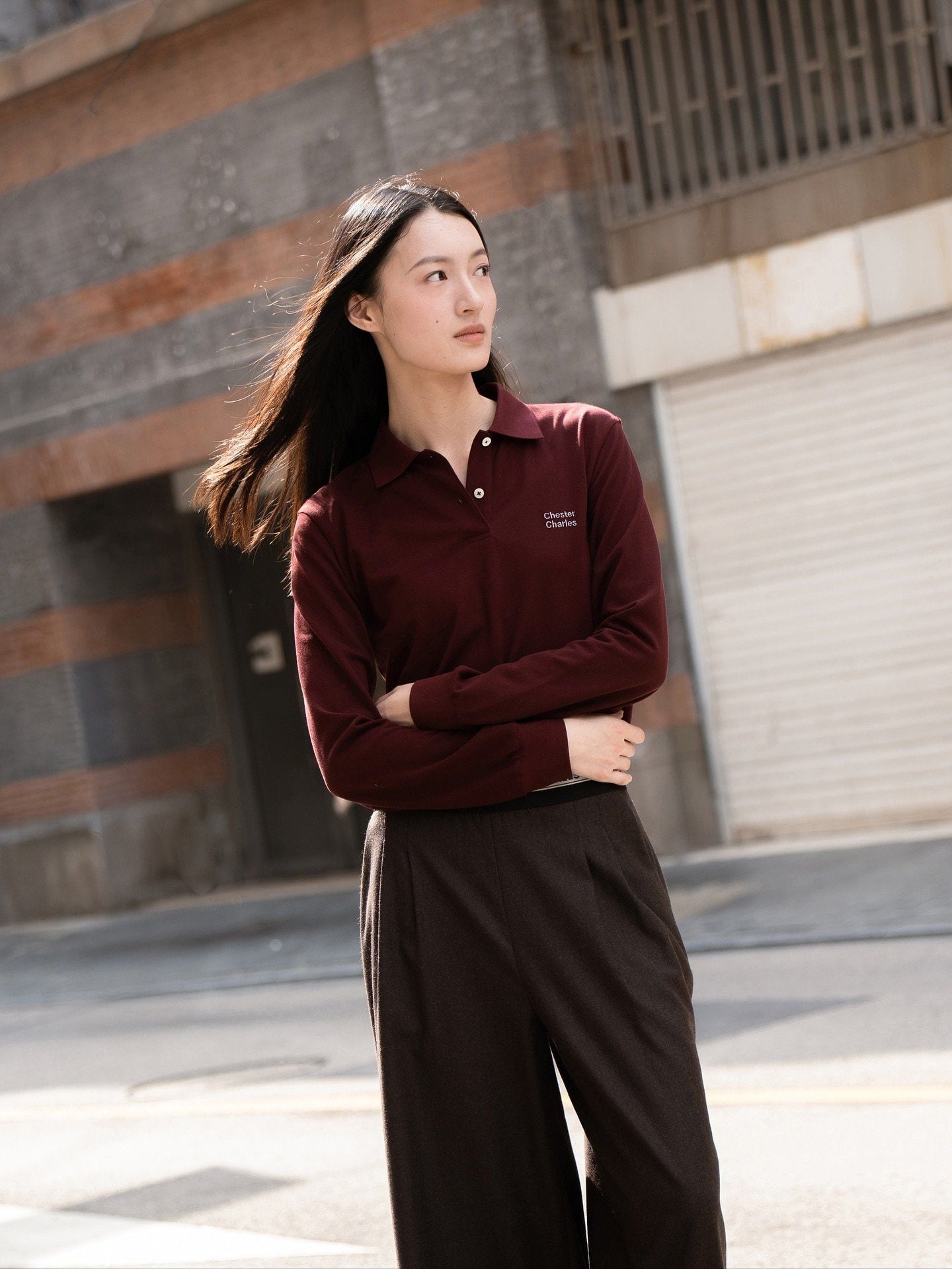  Áo polo đỏ dài tay, chữ nhỏ 1 bên ngực 