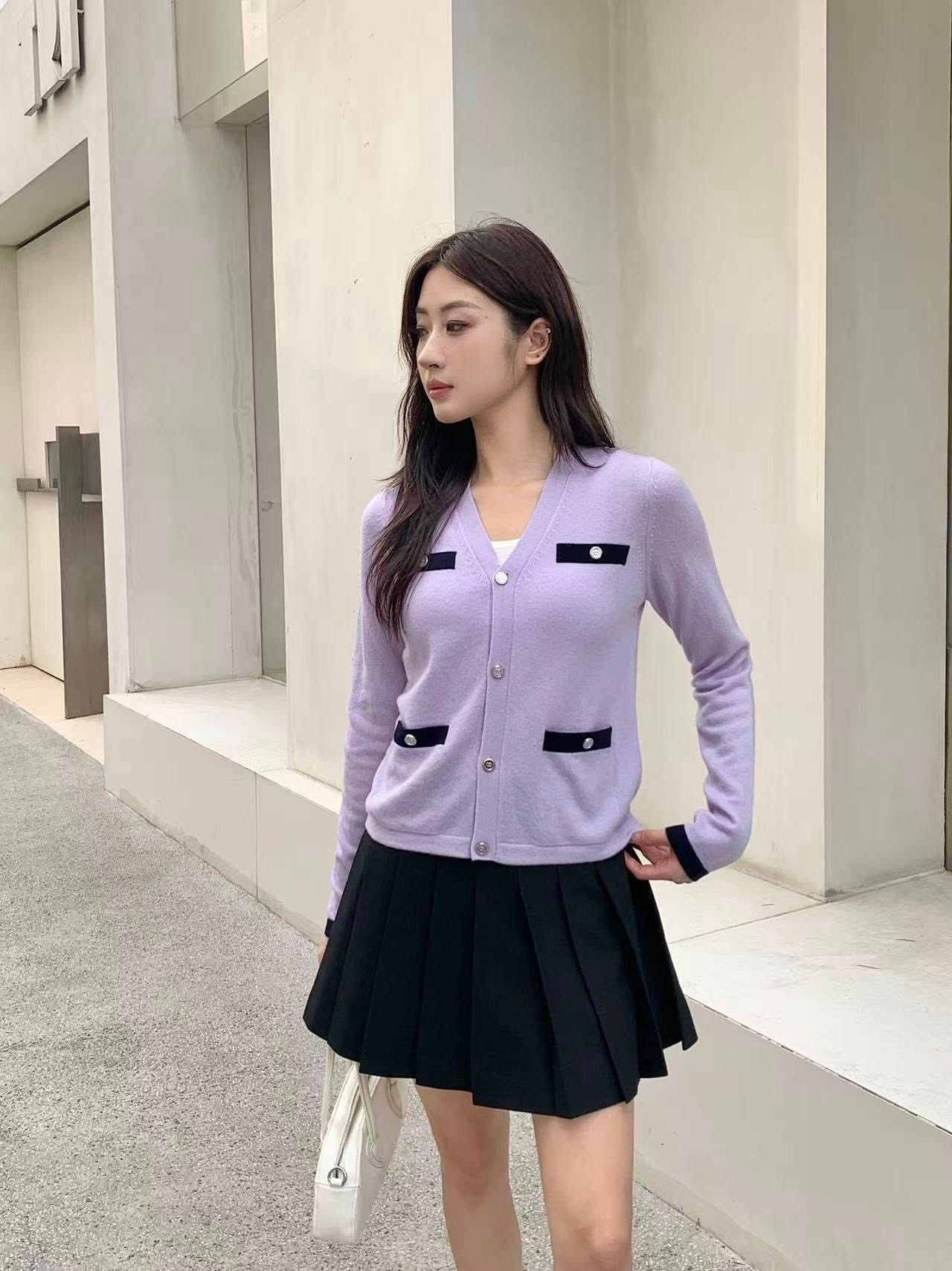  2.Áo CDG tím 4 viền túi đen trước 