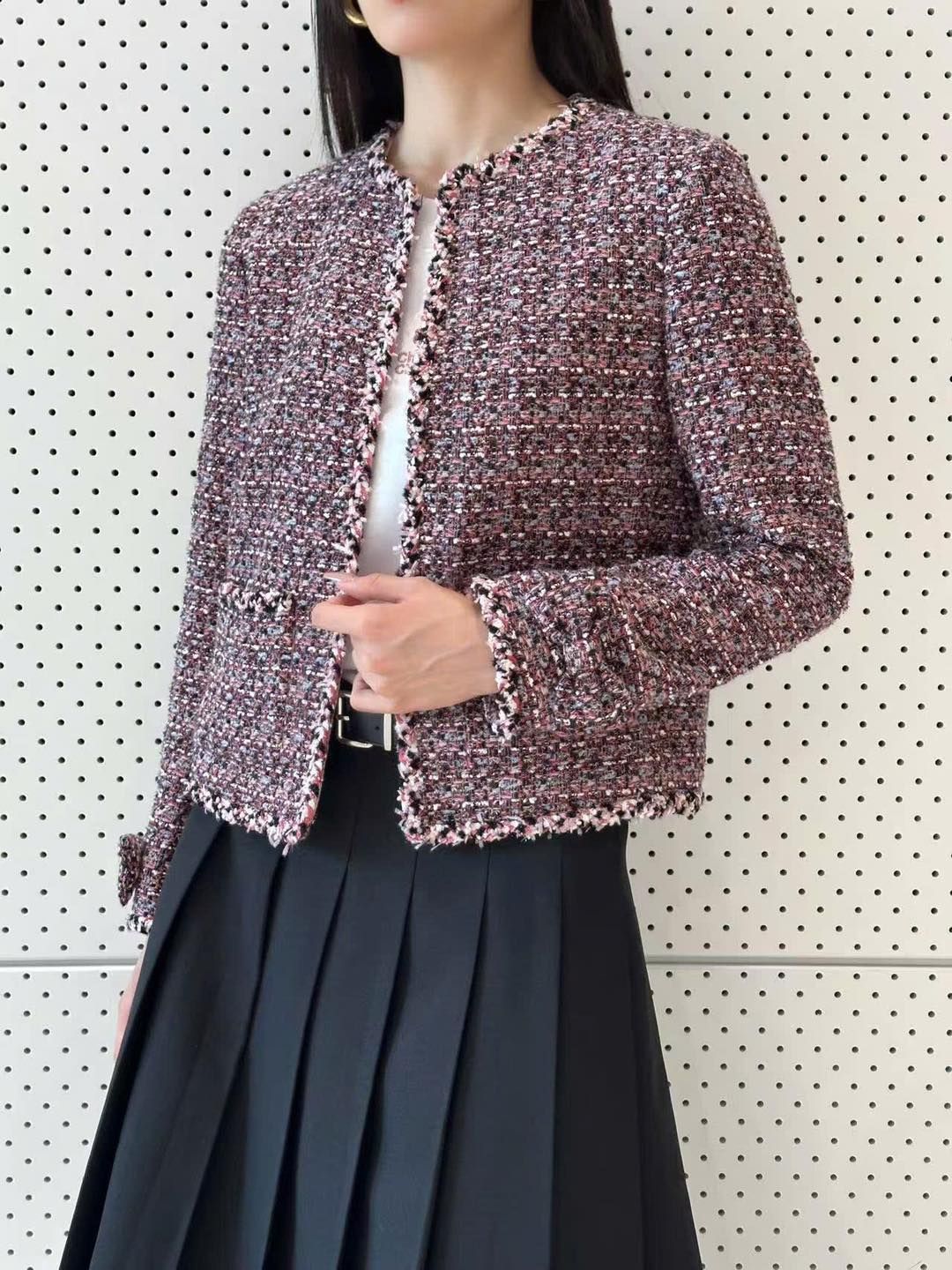  Áo tweed hồng đất, tay đính nơ 