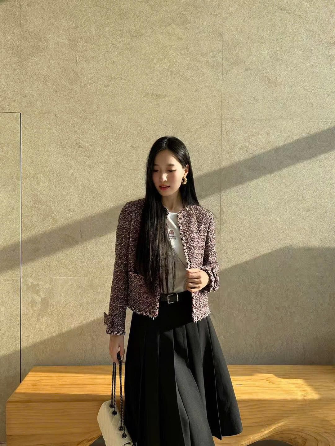  Áo tweed hồng đất, tay đính nơ 