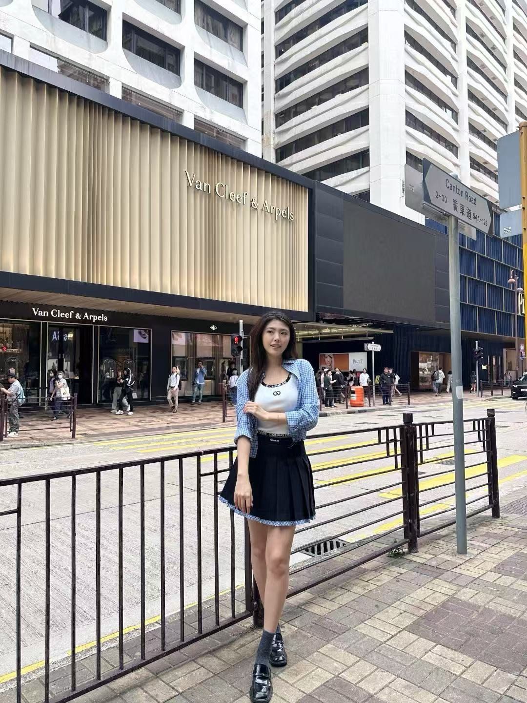  Áo sơ mi dáng ngắn Xanh lam kẻ 