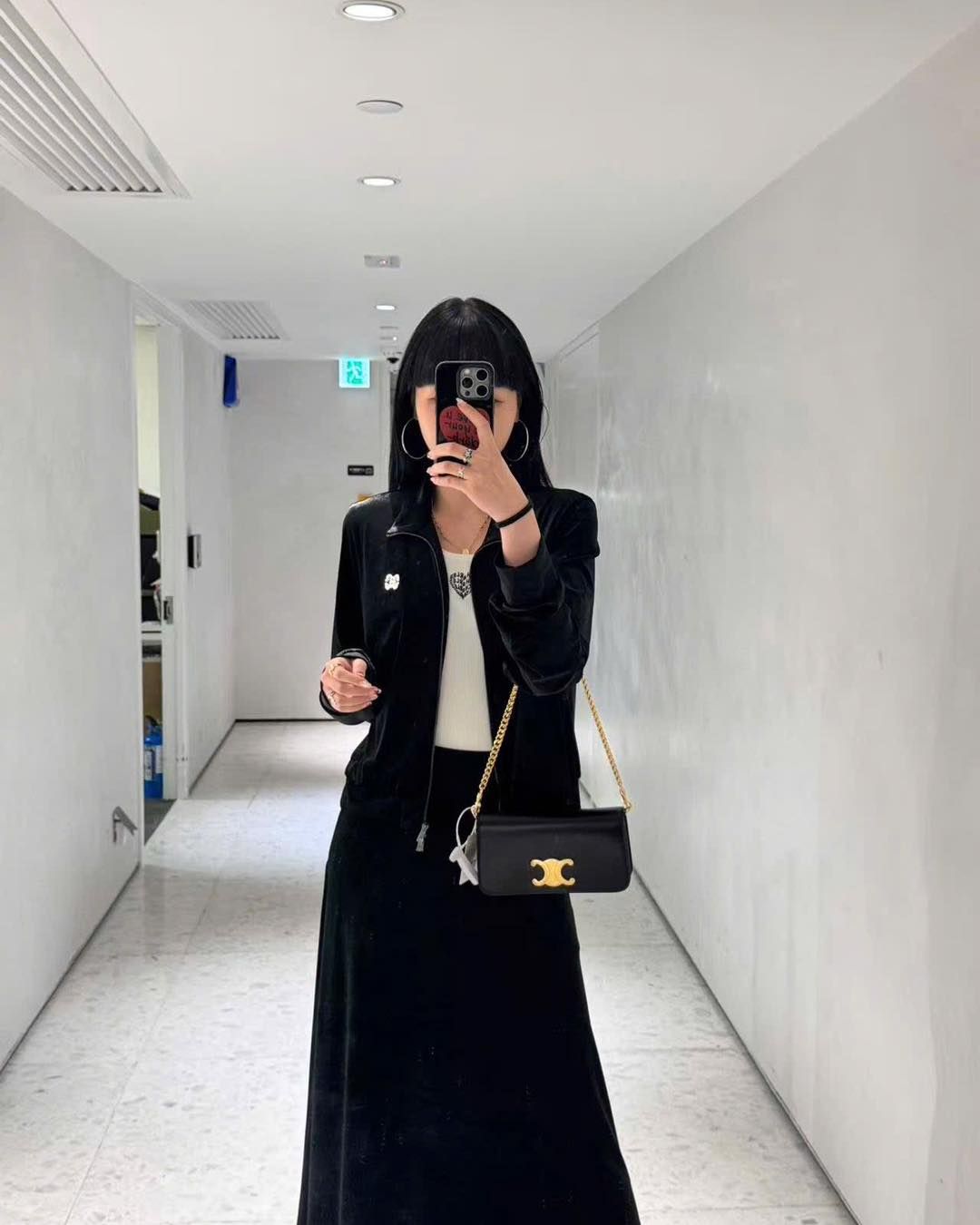  Bộ áo khoác nhung và chân váy nhung - Logo ngực trái set 