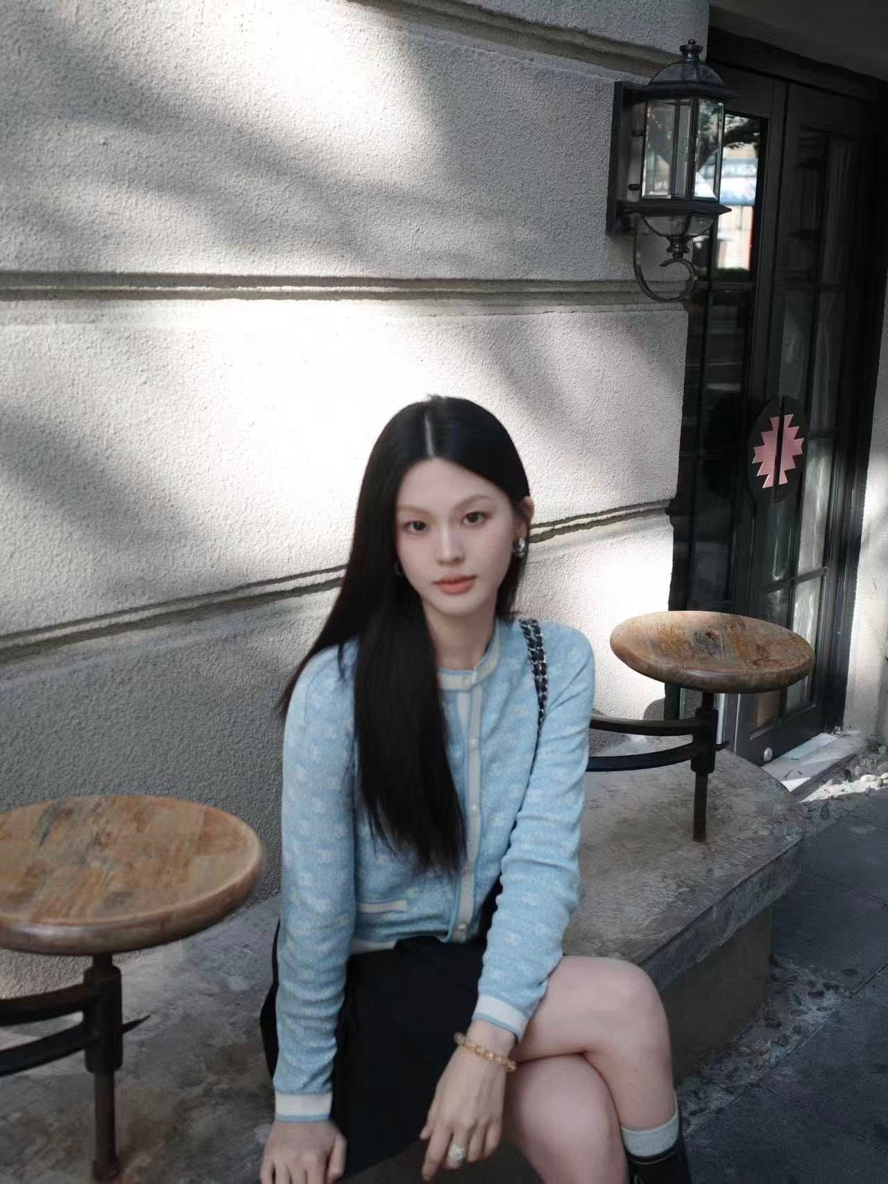  Áo CDG xanh biển full logo, viền trắng 