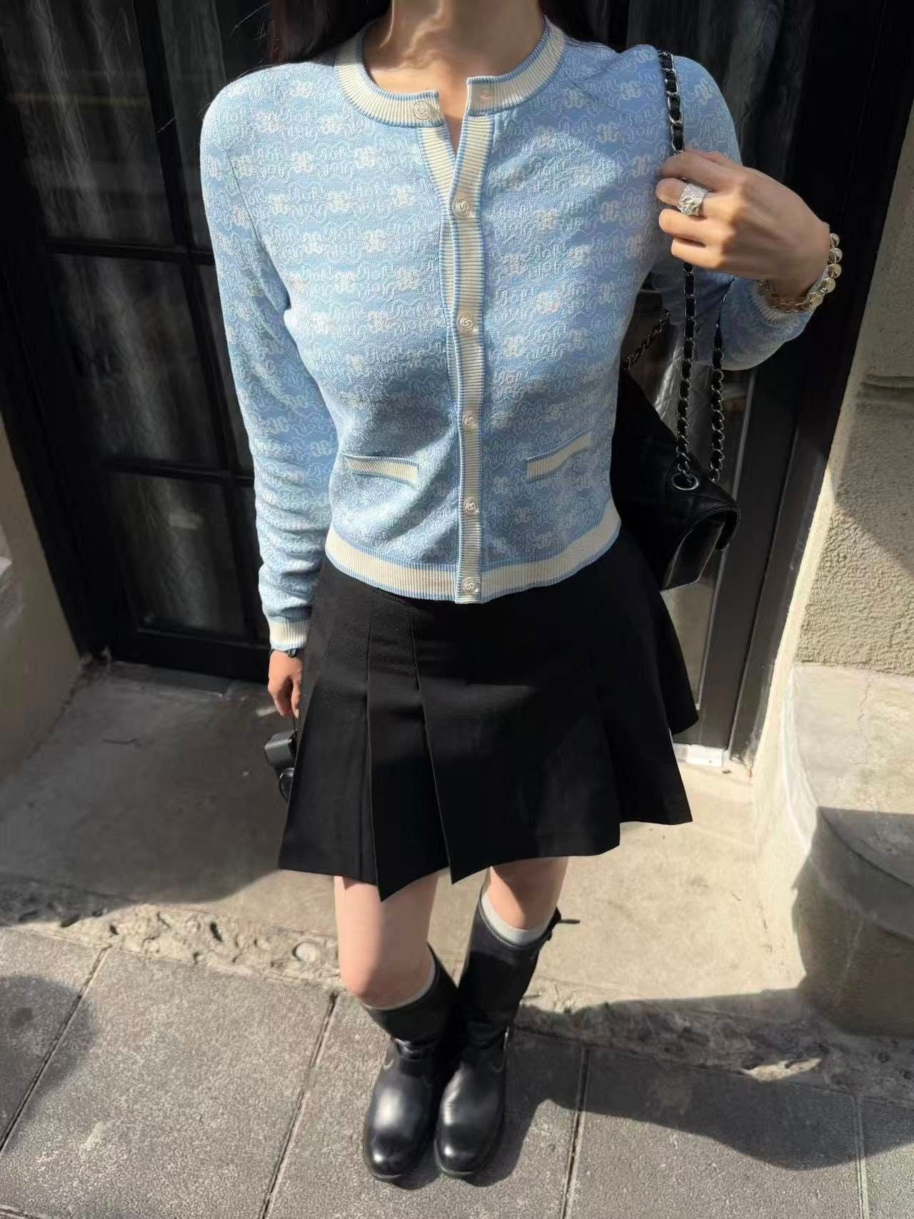  Áo CDG xanh biển full logo, viền trắng 