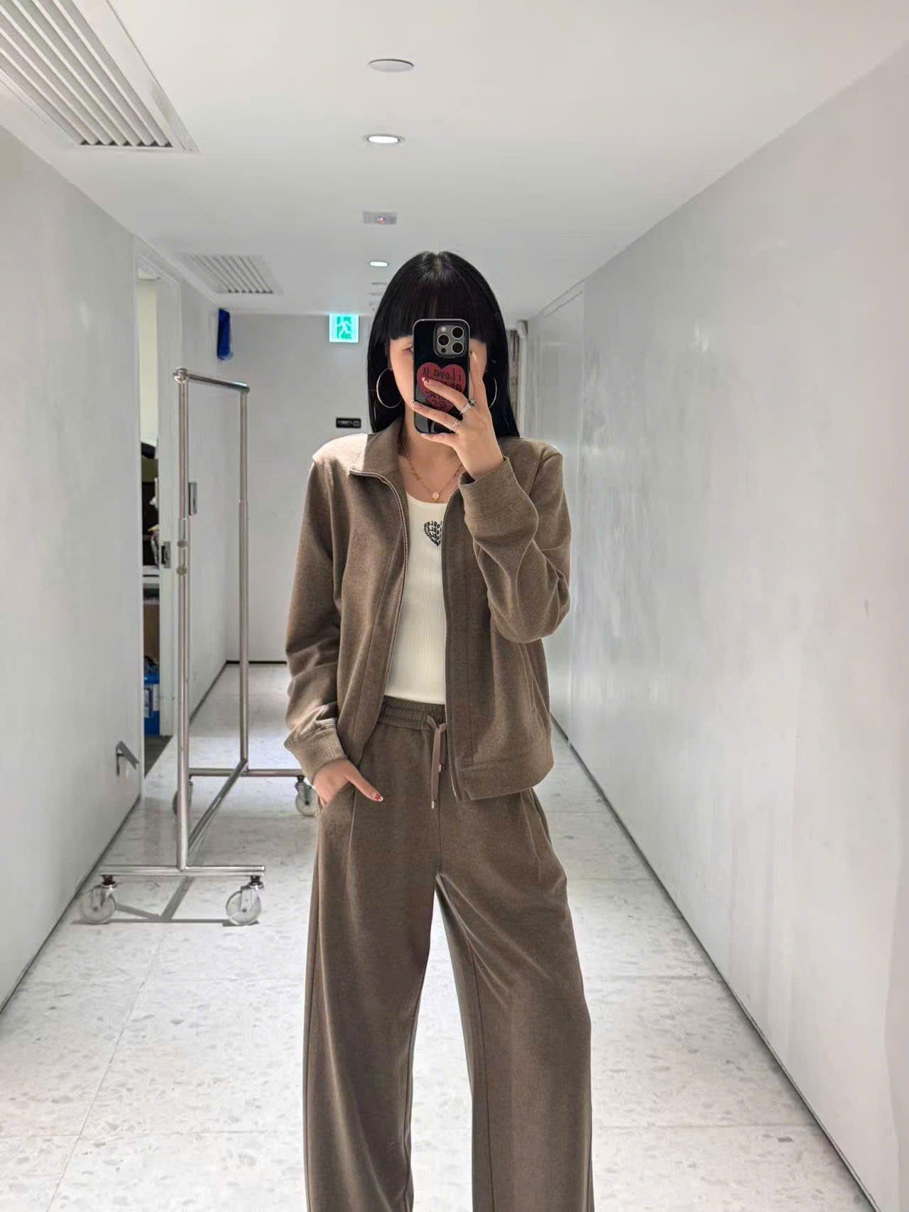  Bộ áo khoác len và quần len nâu cạp chun - Logo CC lồng 1 bên set 