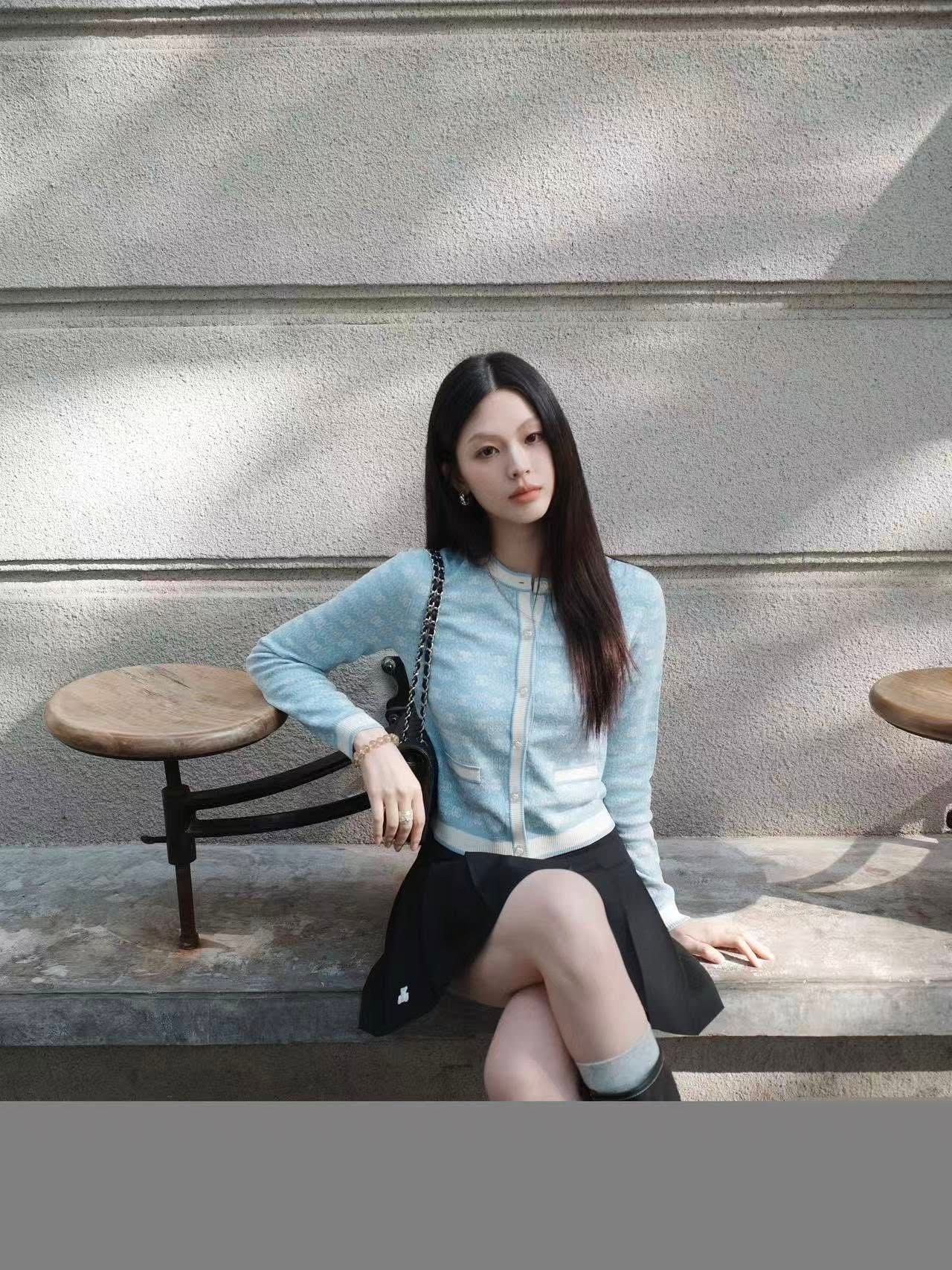  Áo CDG xanh biển full logo, viền trắng 