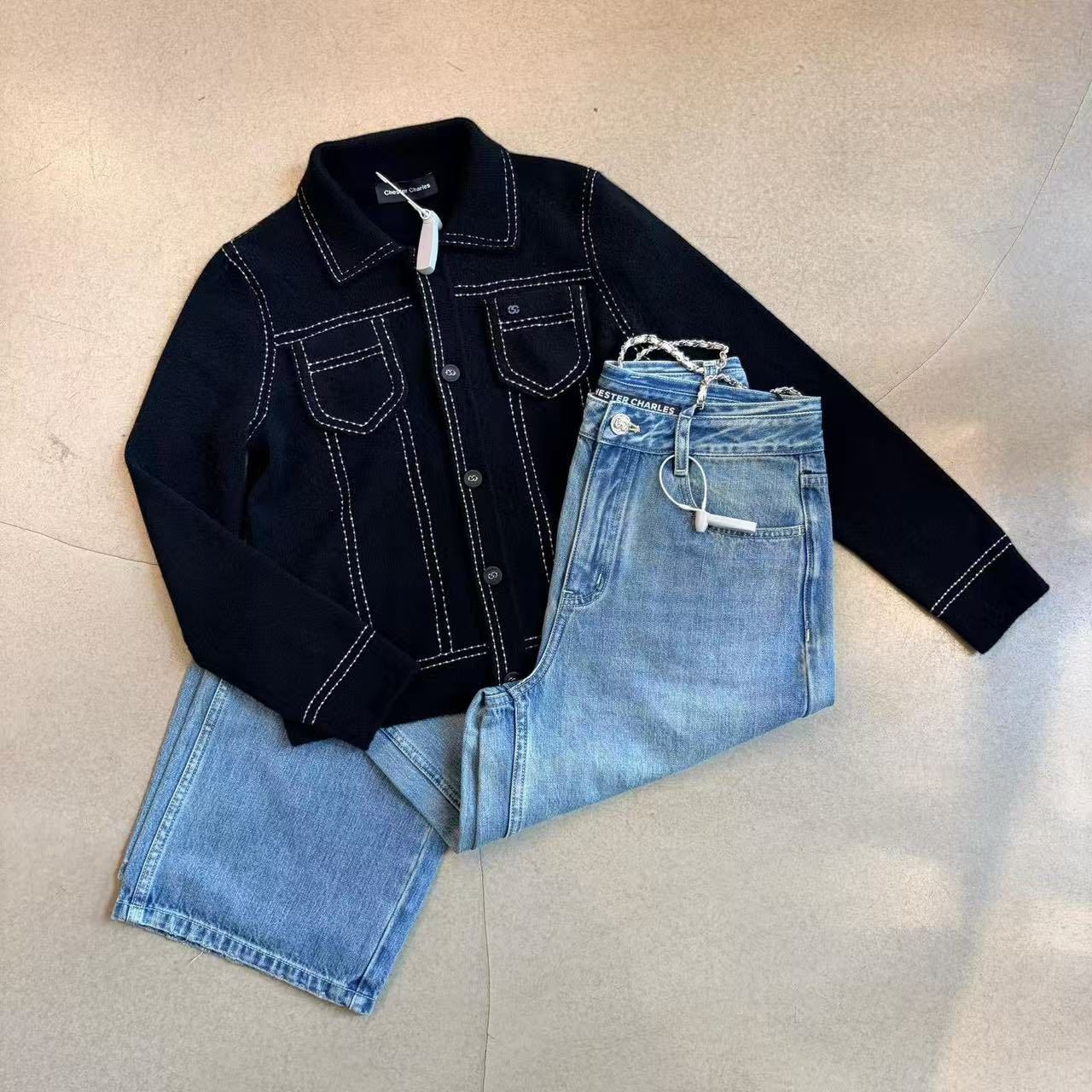  Áo polo CDG cashmere , đen viền chấm trắng 