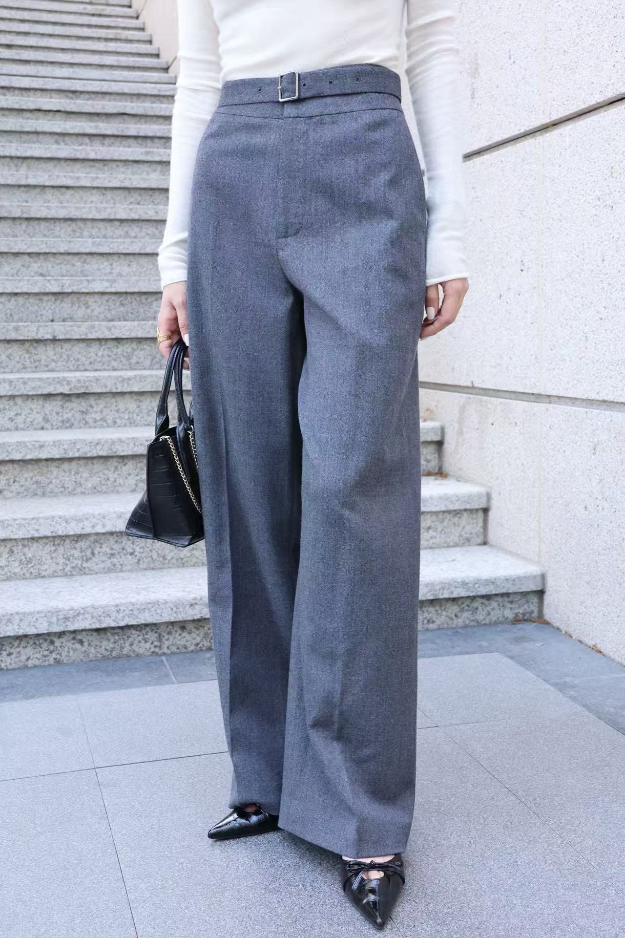  1.Quần vải xám kèm belt vải 